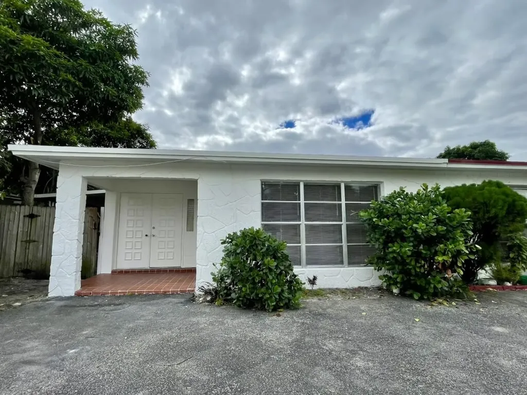 6140 SW 3rd Street Margate FL 33068