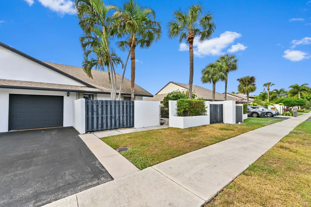 432 SW 27th Avenue Delray Beach FL 33445