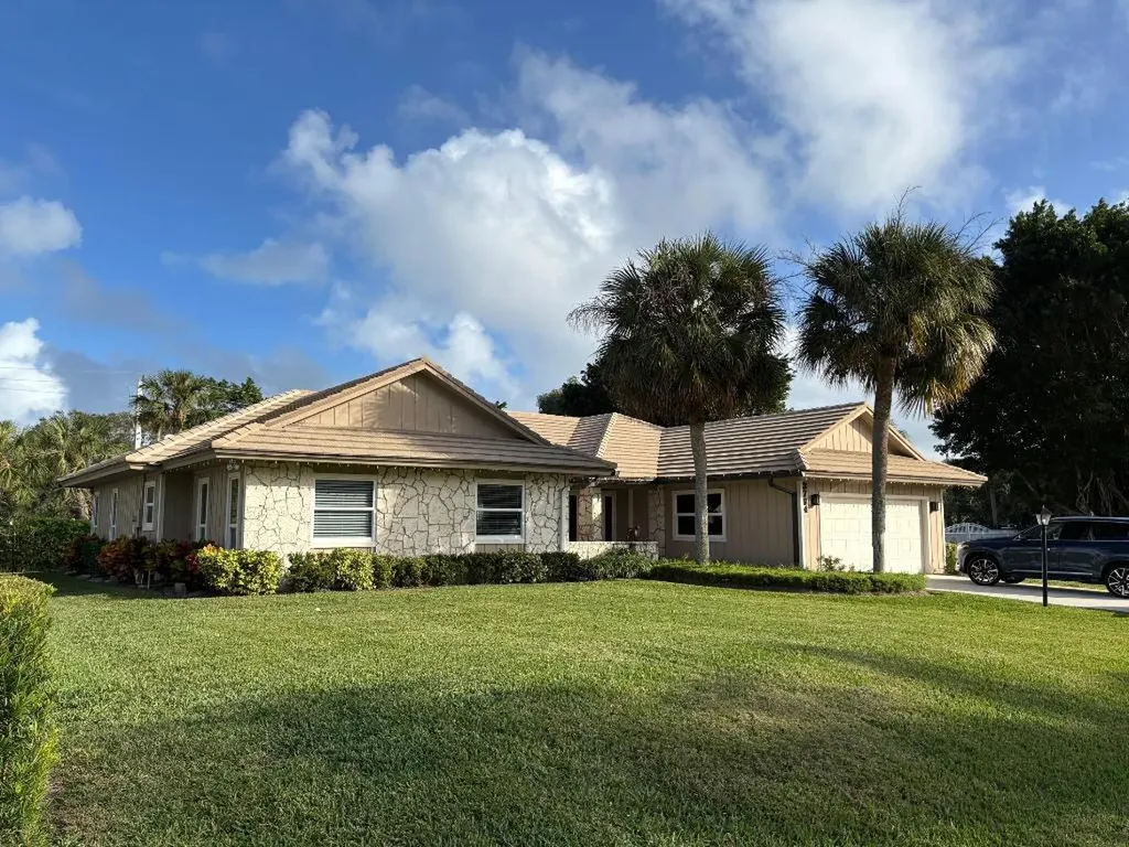 3784 SE Fairway E Stuart FL 34997