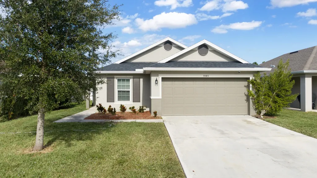 5545 NW Pine Trail Circle Port St Lucie FL 34983