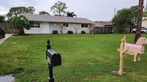 4946 Canal Drive Lake Worth FL 33463