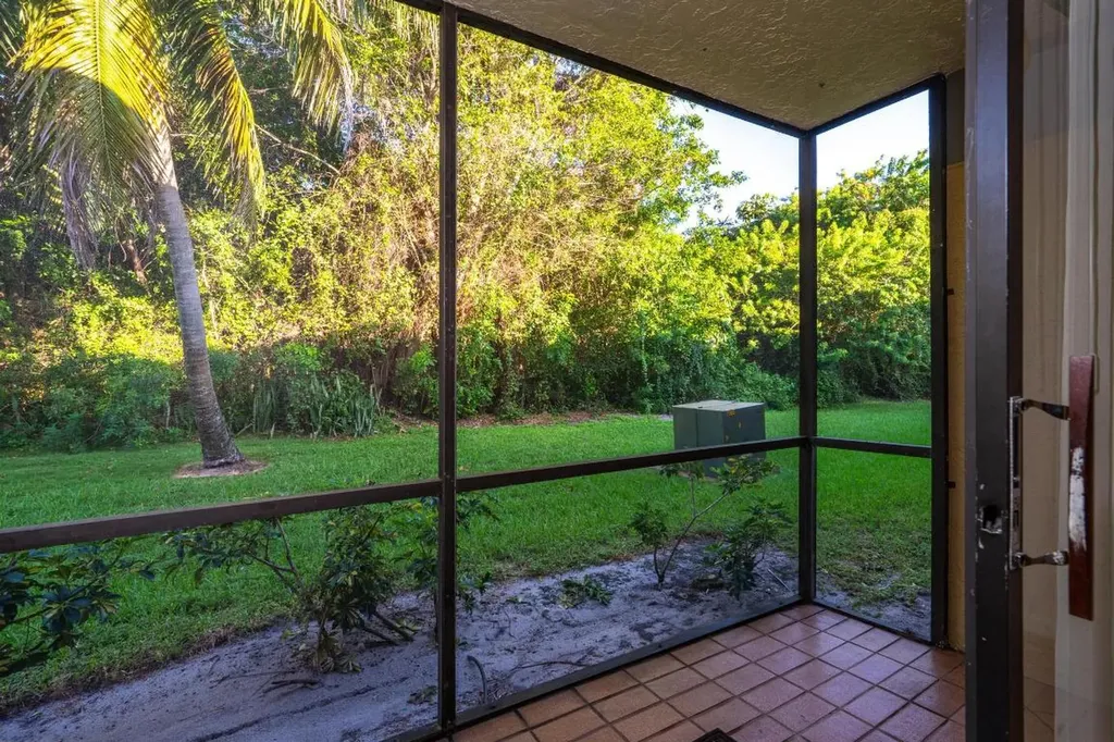 567 Trace Circle Deerfield Beach FL 33441