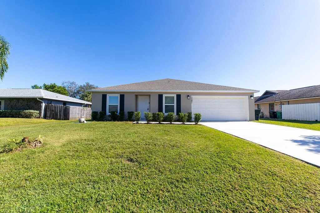 1381 SE Bayharbor Street Port St Lucie FL 34983