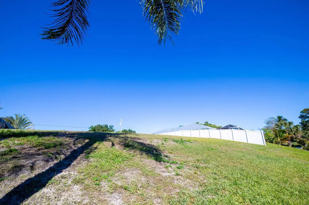 178 NE Dominican Terrace Port St Lucie FL 34983