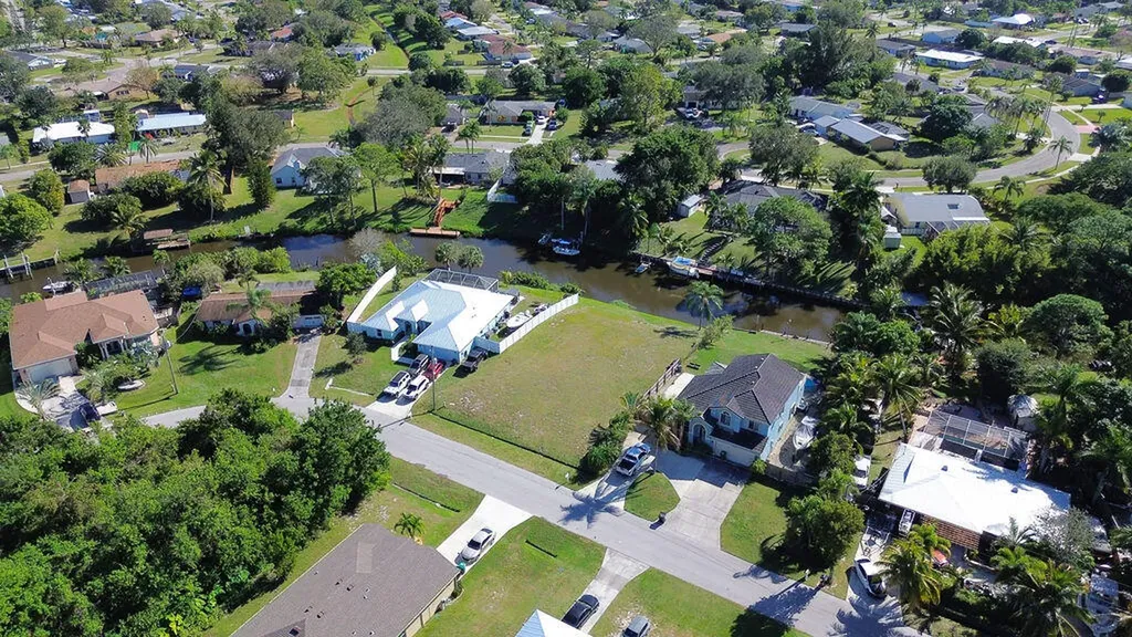 178 NE Dominican Terrace Port St Lucie FL 34983