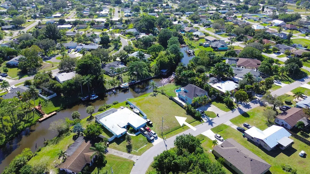 178 NE Dominican Terrace Port St Lucie FL 34983