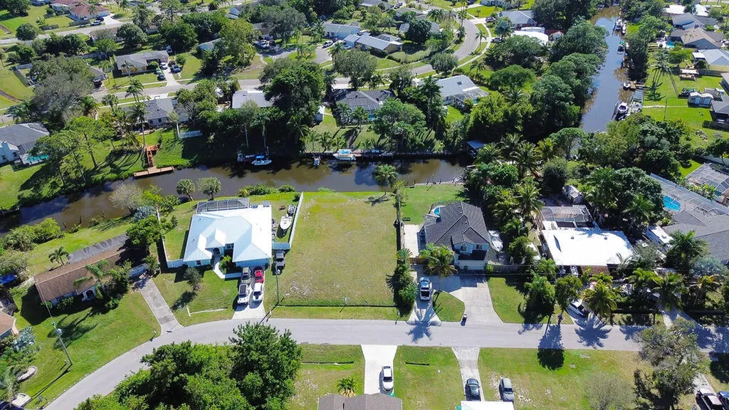 178 NE Dominican Terrace Port St Lucie FL 34983