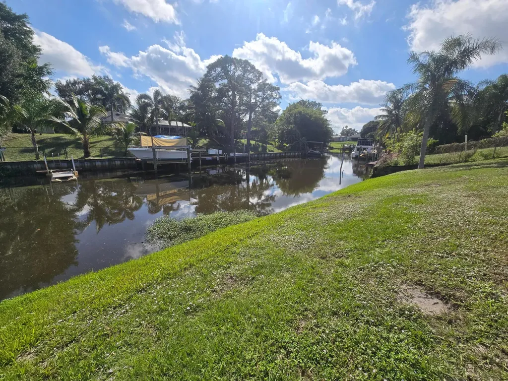 178 NE Dominican Terrace Port St Lucie FL 34983