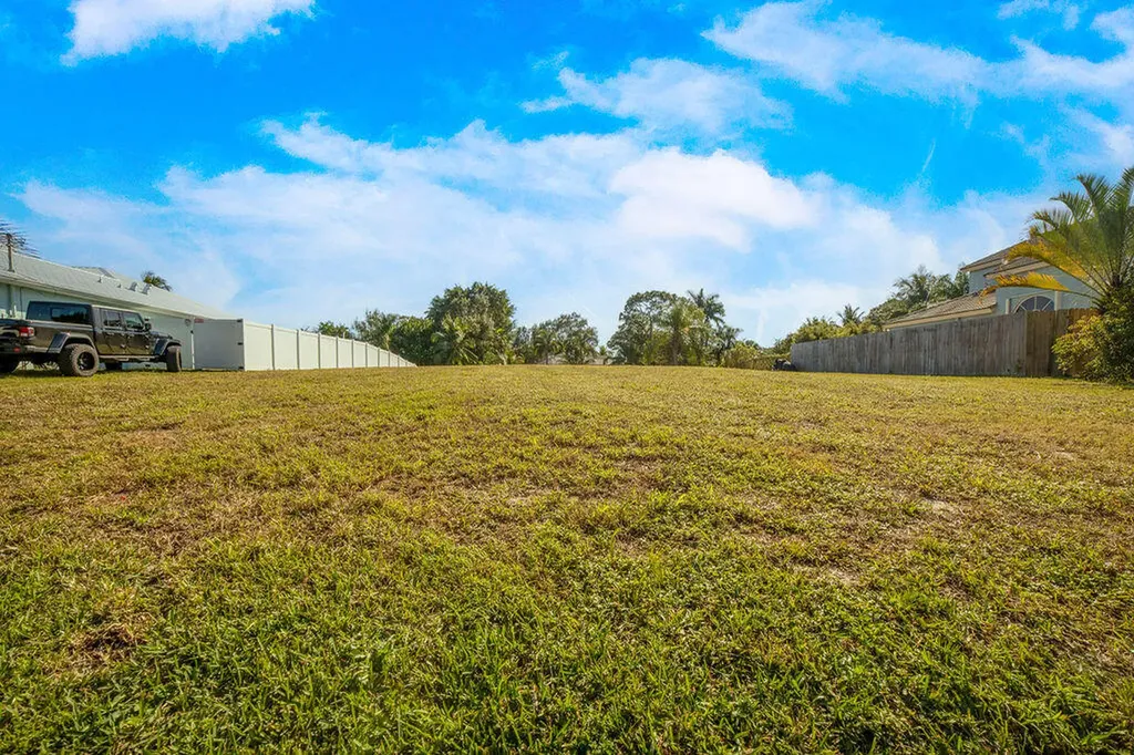 178 NE Dominican Terrace Port St Lucie FL 34983