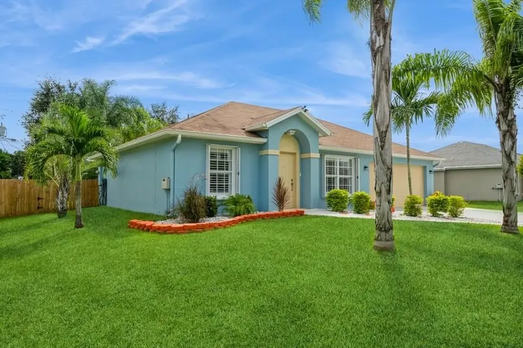 165 NW Peach Street Port St Lucie FL 34983