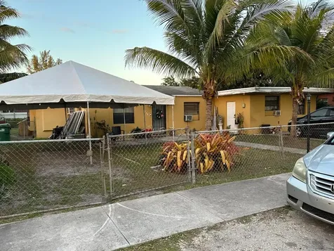 2381 NW 99th Terrace Miami FL 33147