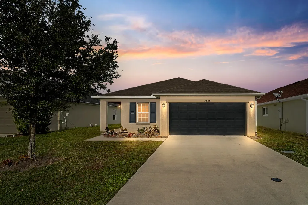 5535 NW Pine Trail Circle Port St Lucie FL 34983