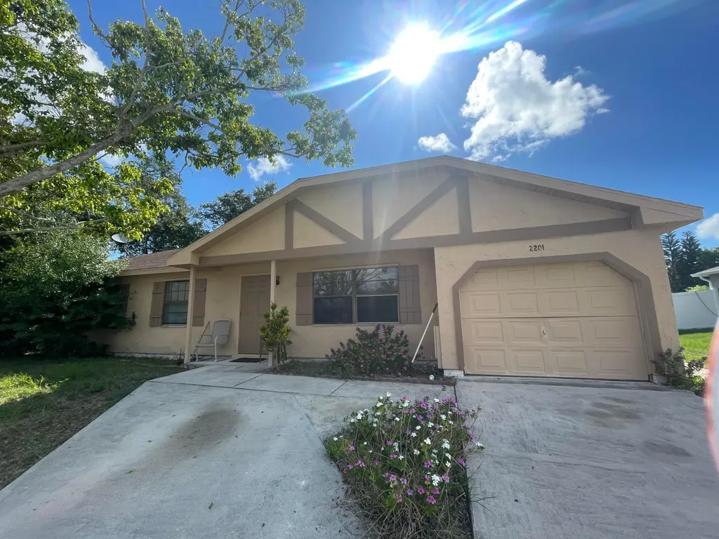 2201 SE Lennard Road Port St Lucie FL 34952