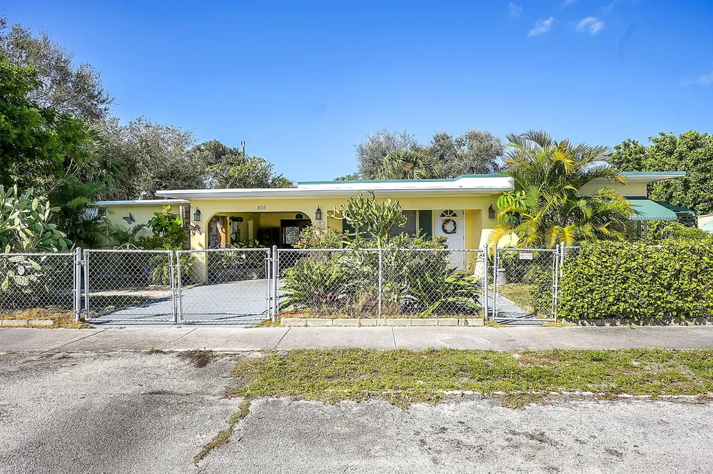 809 W Atlanta Avenue Lantana FL 33462