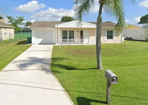 1671 SE Goucho Avenue Port St Lucie FL 34952
