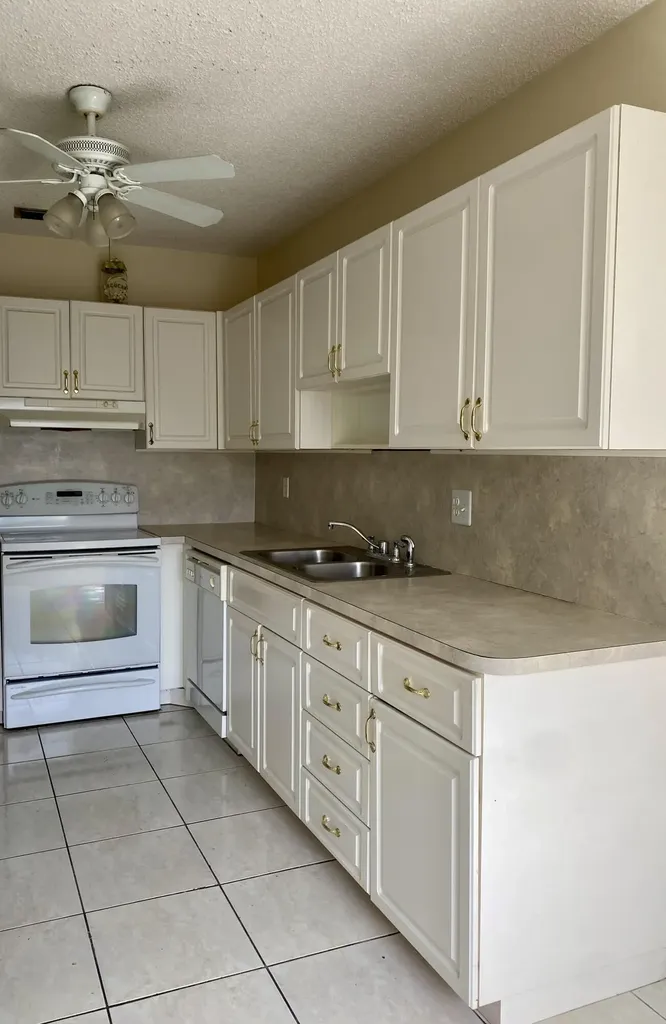 8665 Chevy Chase Drive Boca Raton FL 33433