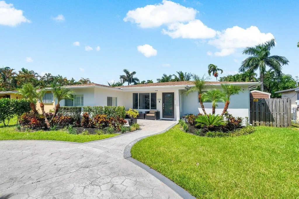 1311 Dewey Street Hollywood FL 33019