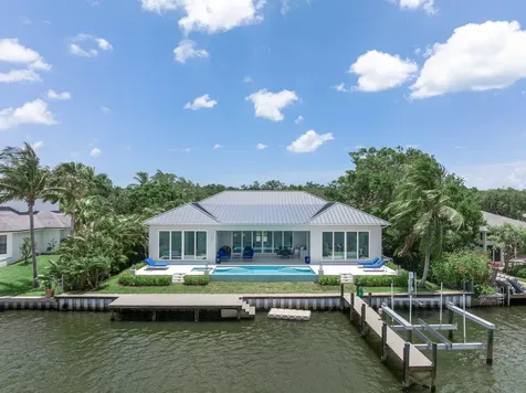 3937 Indian River Drive E Vero Beach FL 32963