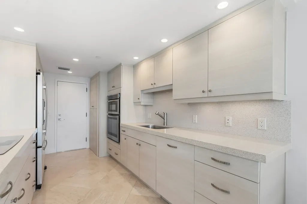 250 S Ocean 4e Boulevard Boca Raton FL 33432