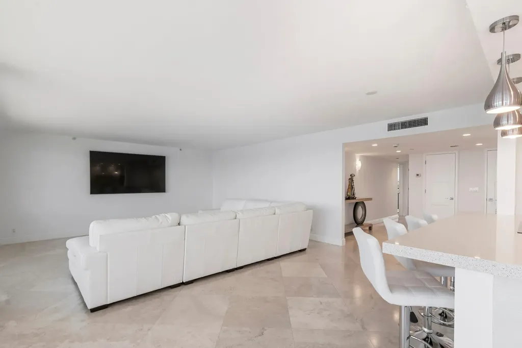 250 S Ocean 4e Boulevard Boca Raton FL 33432