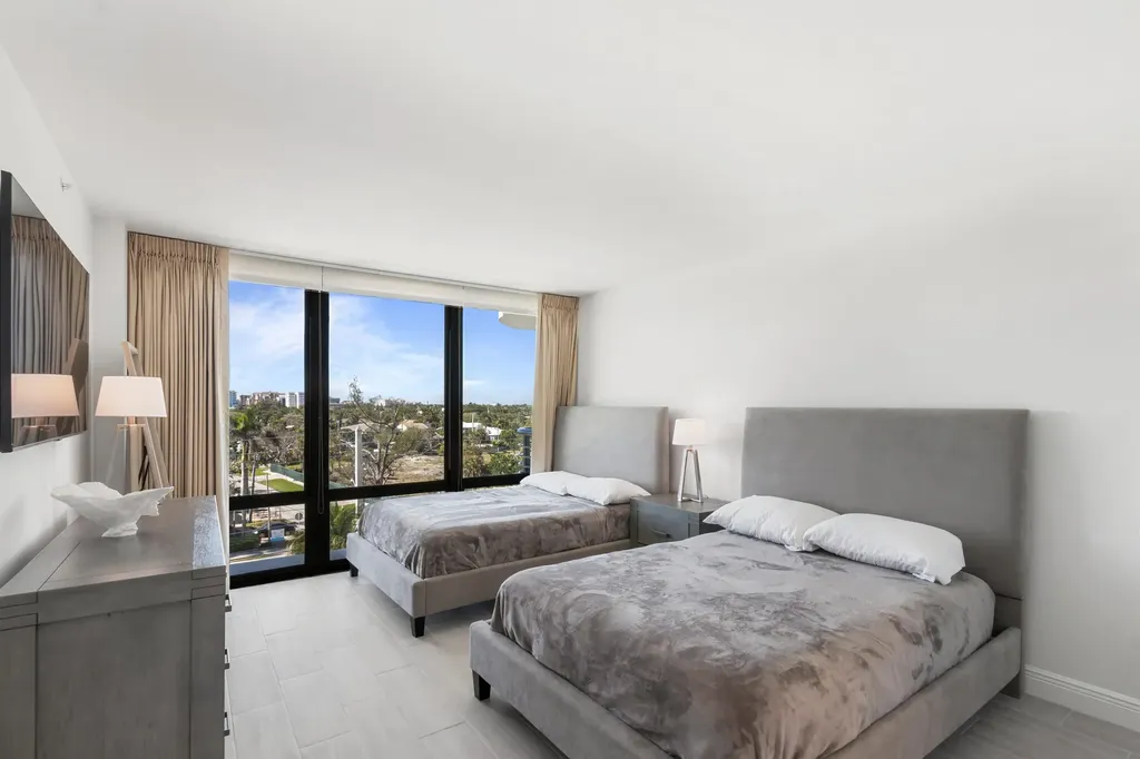 250 S Ocean 4e Boulevard Boca Raton FL 33432