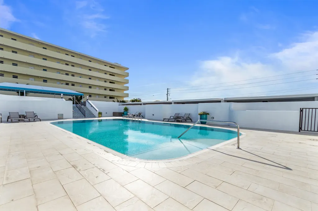 250 S Ocean 4e Boulevard Boca Raton FL 33432