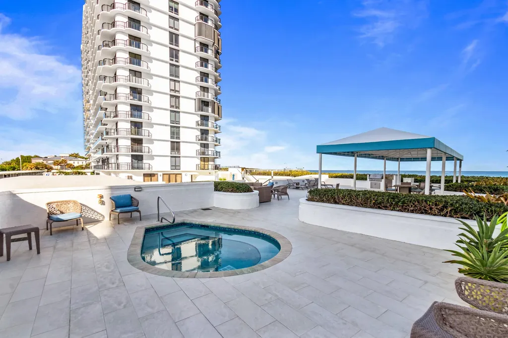 250 S Ocean 4e Boulevard Boca Raton FL 33432