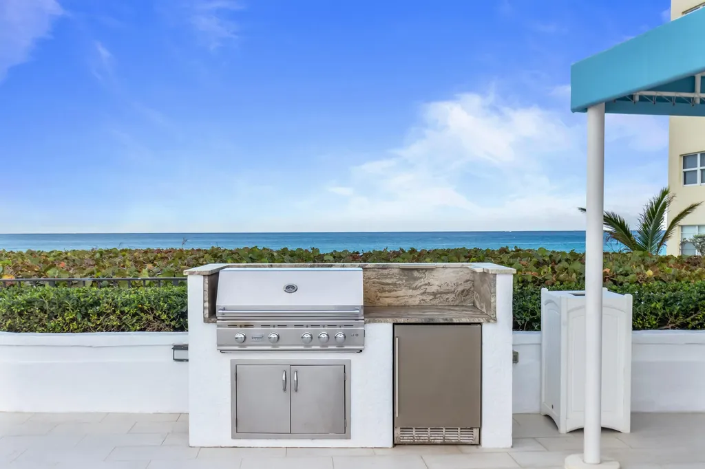 250 S Ocean 4e Boulevard Boca Raton FL 33432