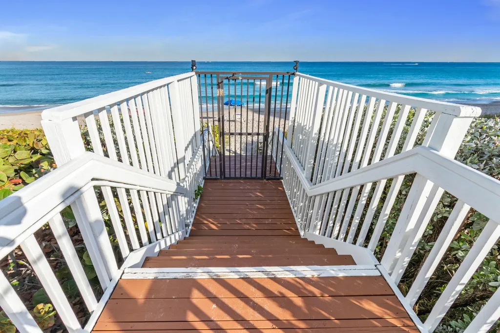 250 S Ocean 4e Boulevard Boca Raton FL 33432