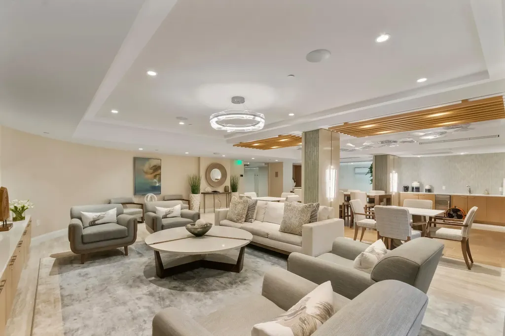 250 S Ocean 4e Boulevard Boca Raton FL 33432