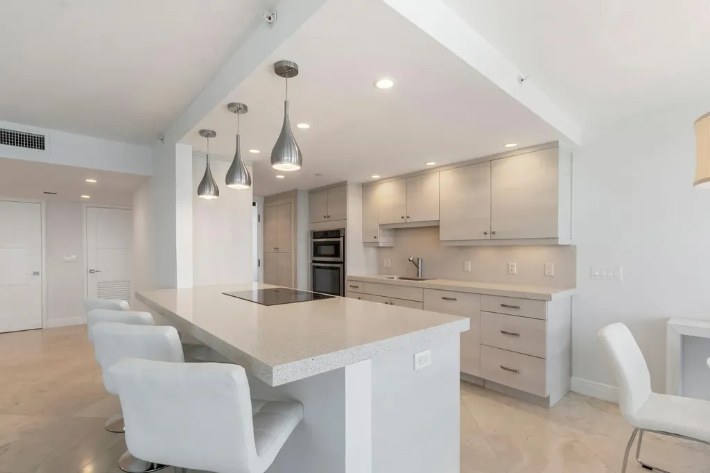 250 S Ocean 4e Boulevard Boca Raton FL 33432