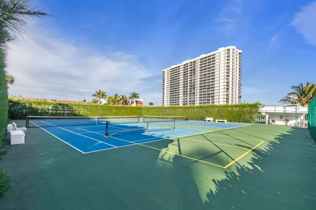250 S Ocean 4e Boulevard Boca Raton FL 33432