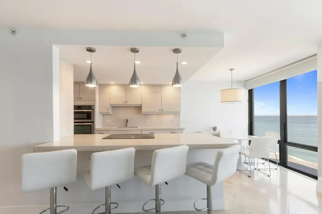 250 S Ocean 4e Boulevard Boca Raton FL 33432