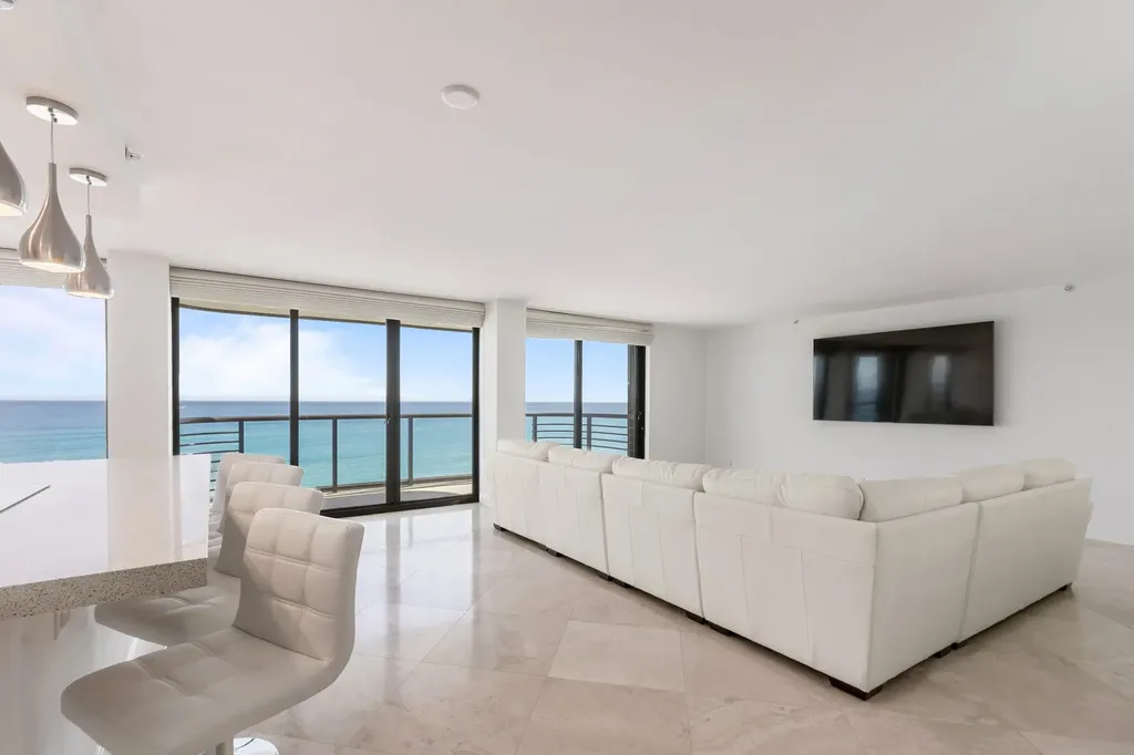 250 S Ocean 4e Boulevard Boca Raton FL 33432