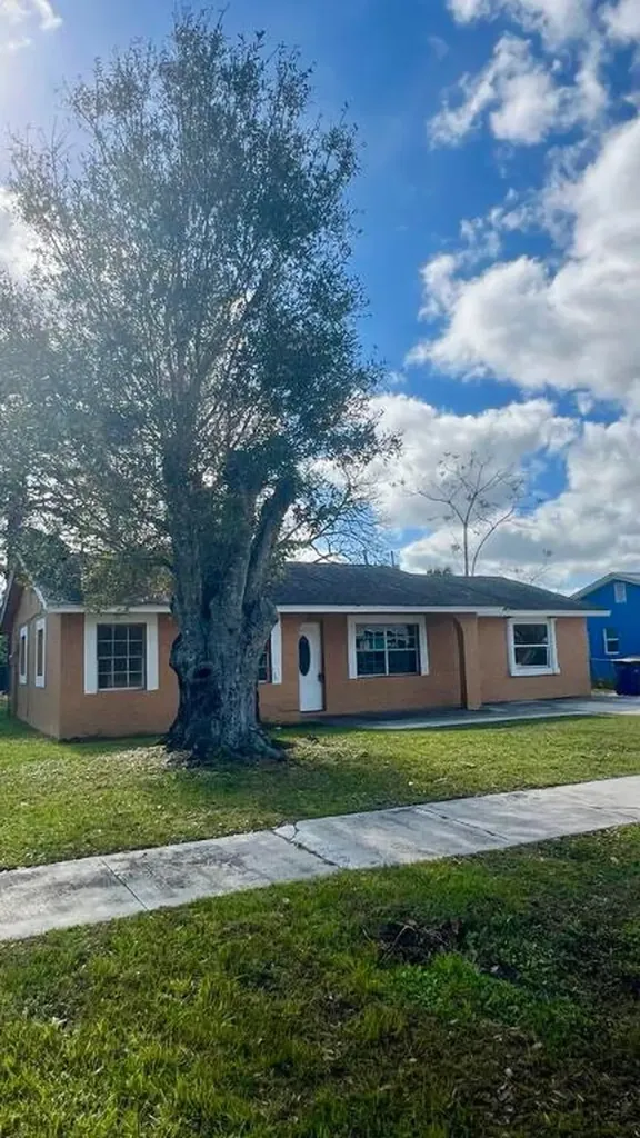 3111 Kentucky Avenue Fort Pierce FL 34947