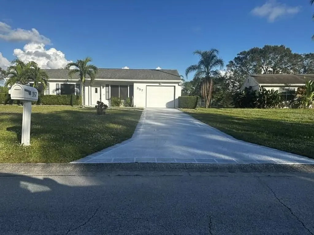 357 SW Belmont Circle Port St Lucie FL 34953