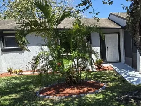 83 Conaskonk Circle Royal Palm Beach FL 33411