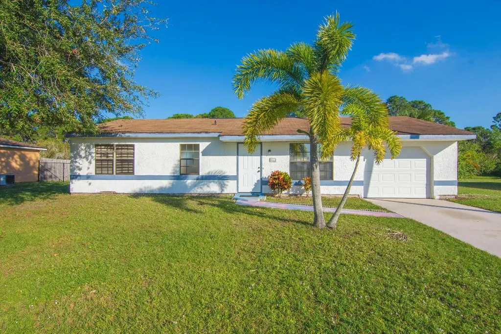 1565 SE Belcrest Street Port St Lucie FL 34952