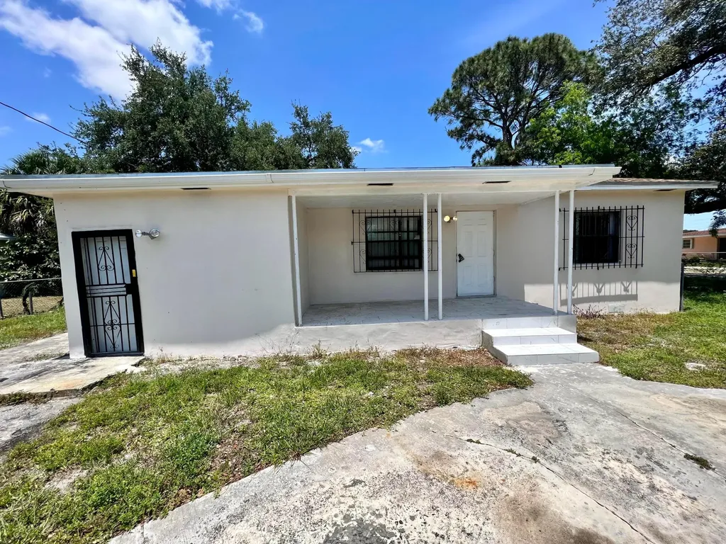 1801 NW 88th Street Miami FL 33147