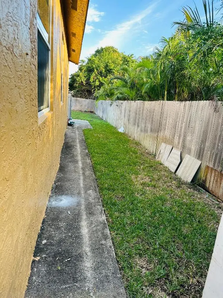 833 Briggs Street West Palm Beach FL 33405