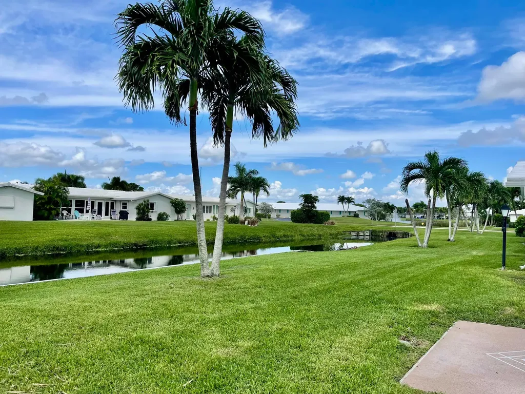 1305 SW Lake Court Boynton Beach FL 33426