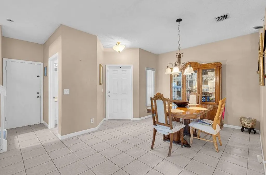 5636 Kingsmill Court Lake Worth FL 33463