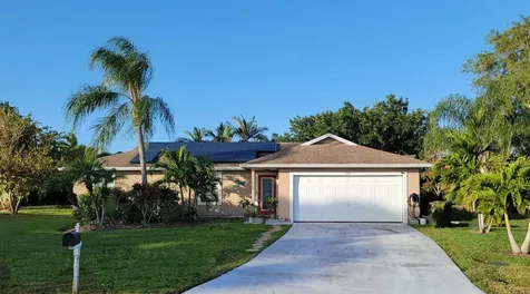 2512 SE Hilltop Court Port St Lucie FL 34952