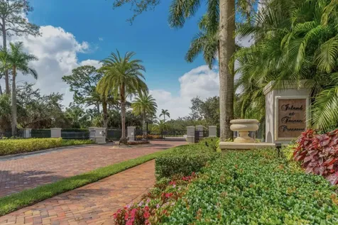 221 SE Fiore Bello Port St Lucie FL 34952