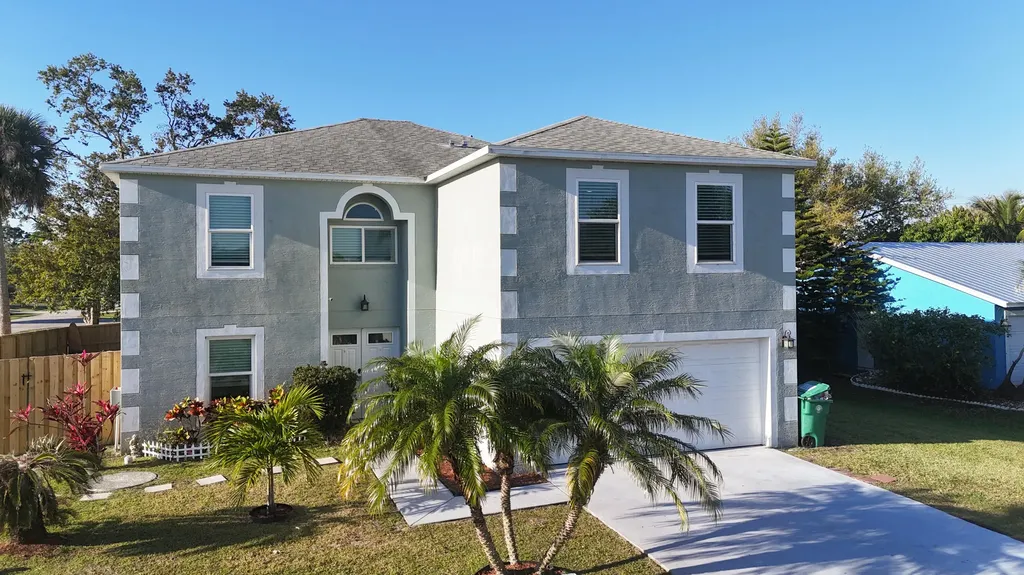 1516 SW Abingdon Avenue Port St Lucie FL 34953