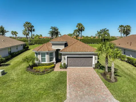 10068 SW Red Oak Court Port St Lucie FL 34987