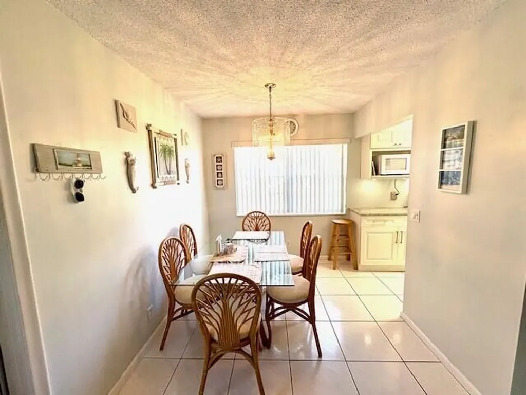 120 Dorchester F West Palm Beach FL 33417