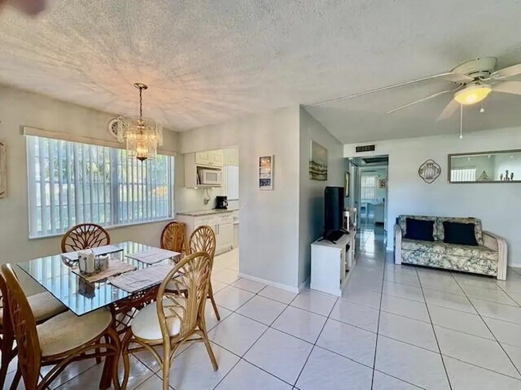 120 Dorchester F West Palm Beach FL 33417