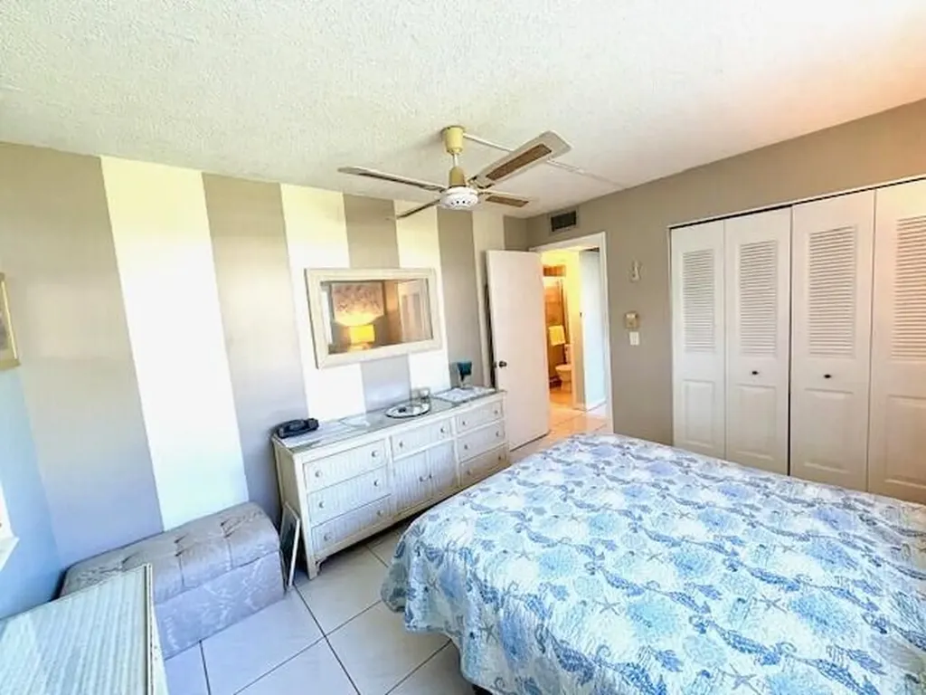120 Dorchester F West Palm Beach FL 33417