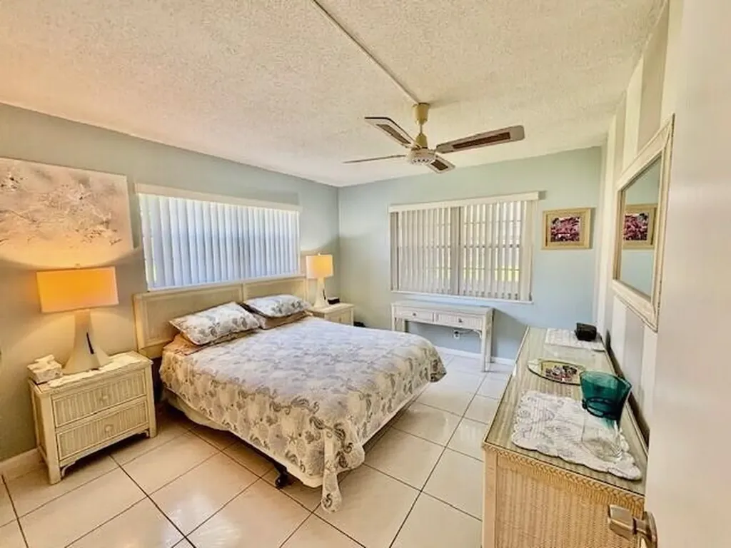120 Dorchester F West Palm Beach FL 33417